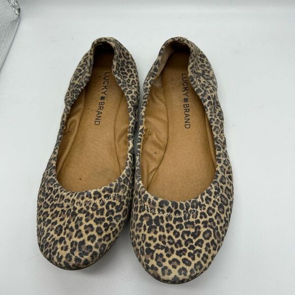 Lucky Brand Emmie Scrunch Flat in Leopard Print - Picture 2 of 10